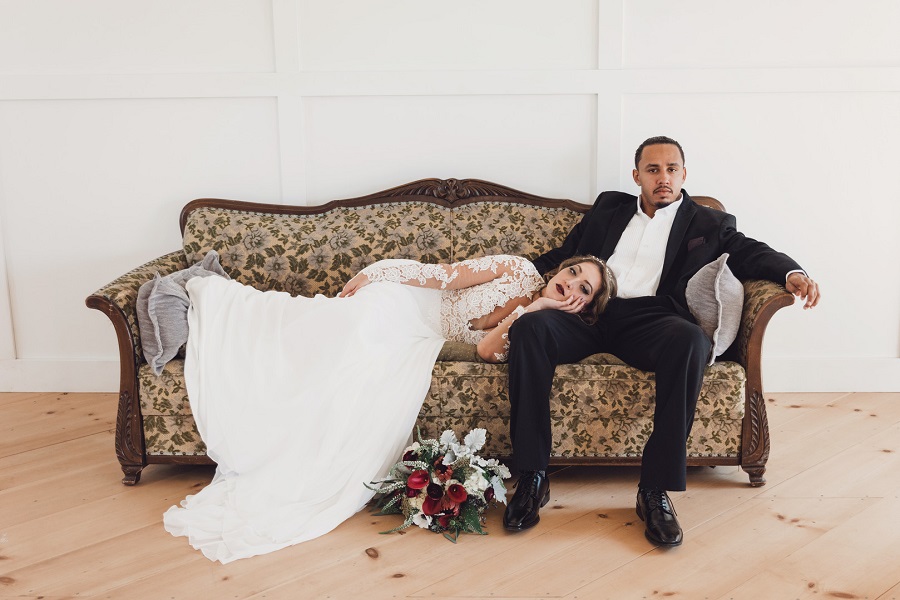 moody-and-romantic-vintage-wedding-chaise