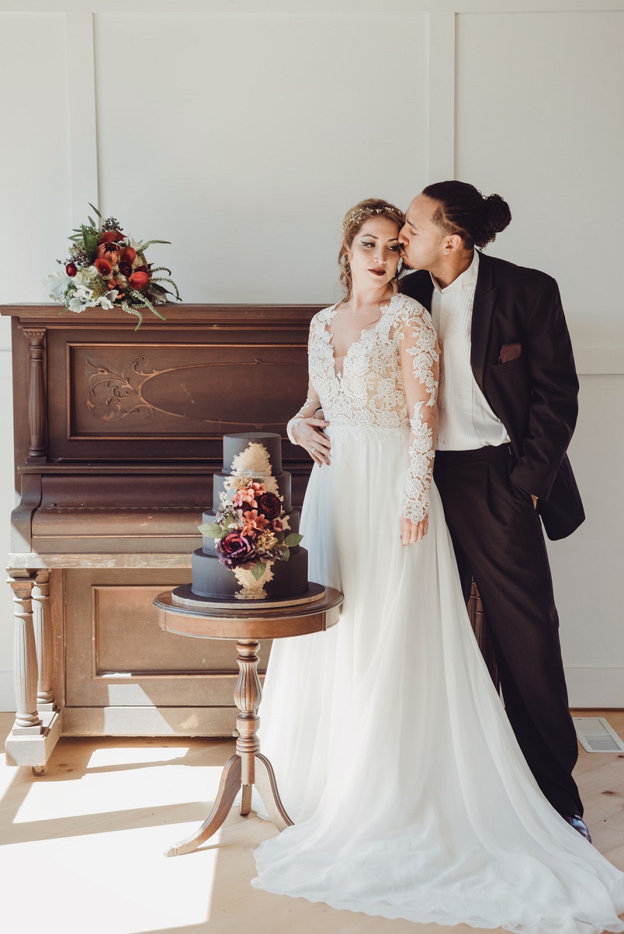 moody-and-romantic-vintage-wedding-kiss