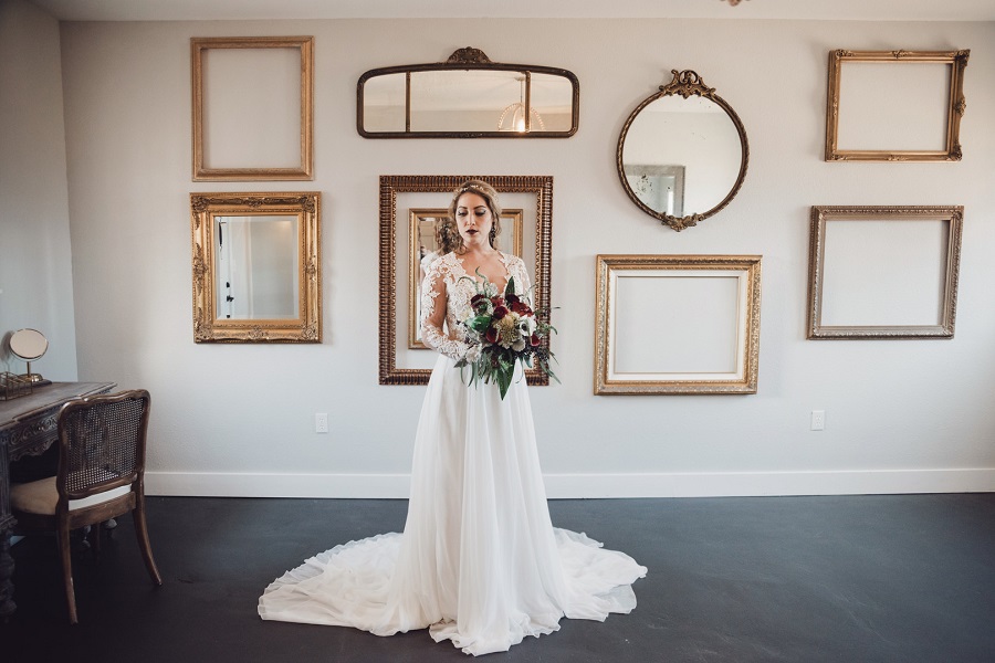 moody-and-romantic-vintage-wedding-mirrors