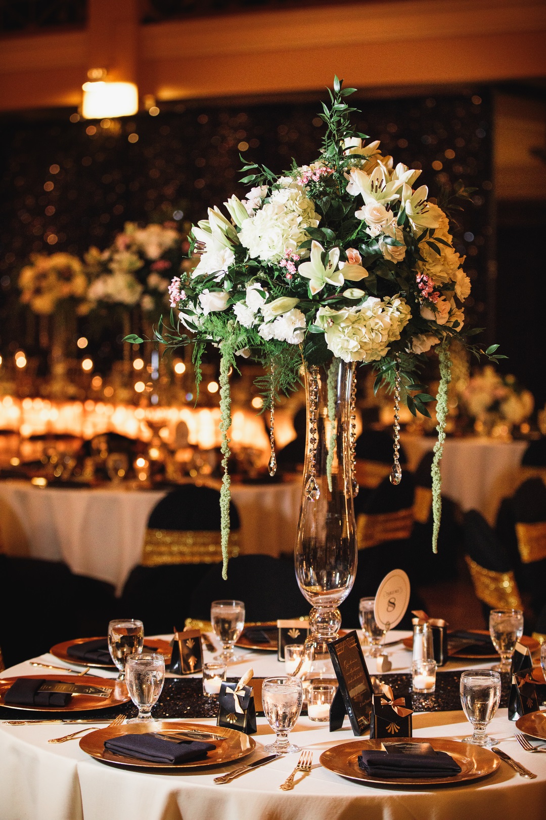 ohio-statehouse-great-gatsby-inspired-wedding-centerpiece