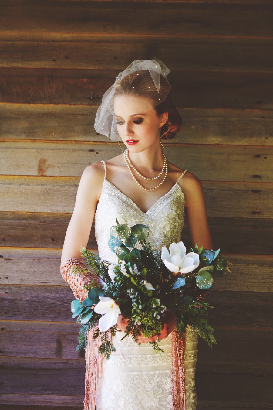 roaring-20s-and-1950s-bridal-mash-up-style