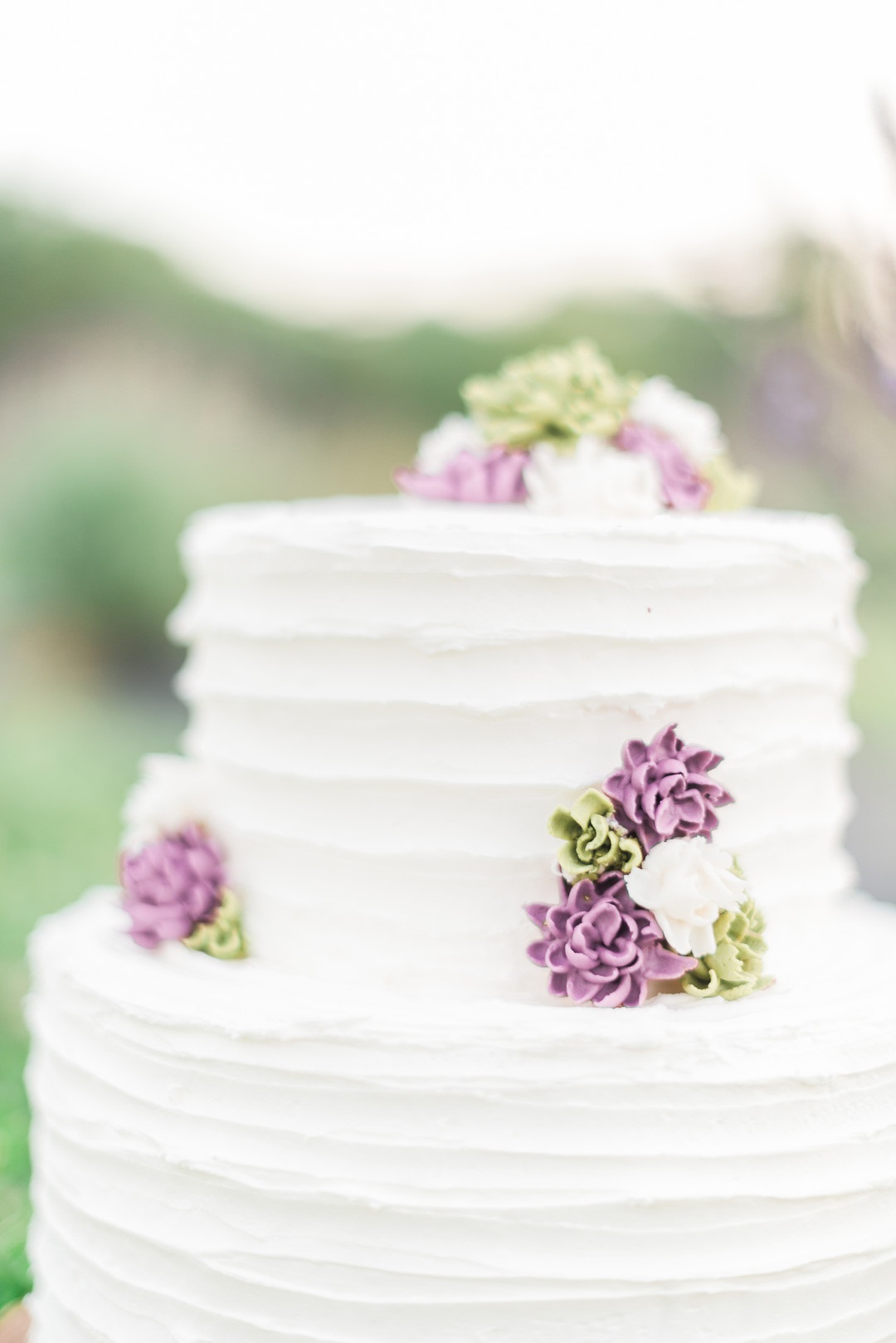romantic-french-lavender-field-bridal-shoot-cake
