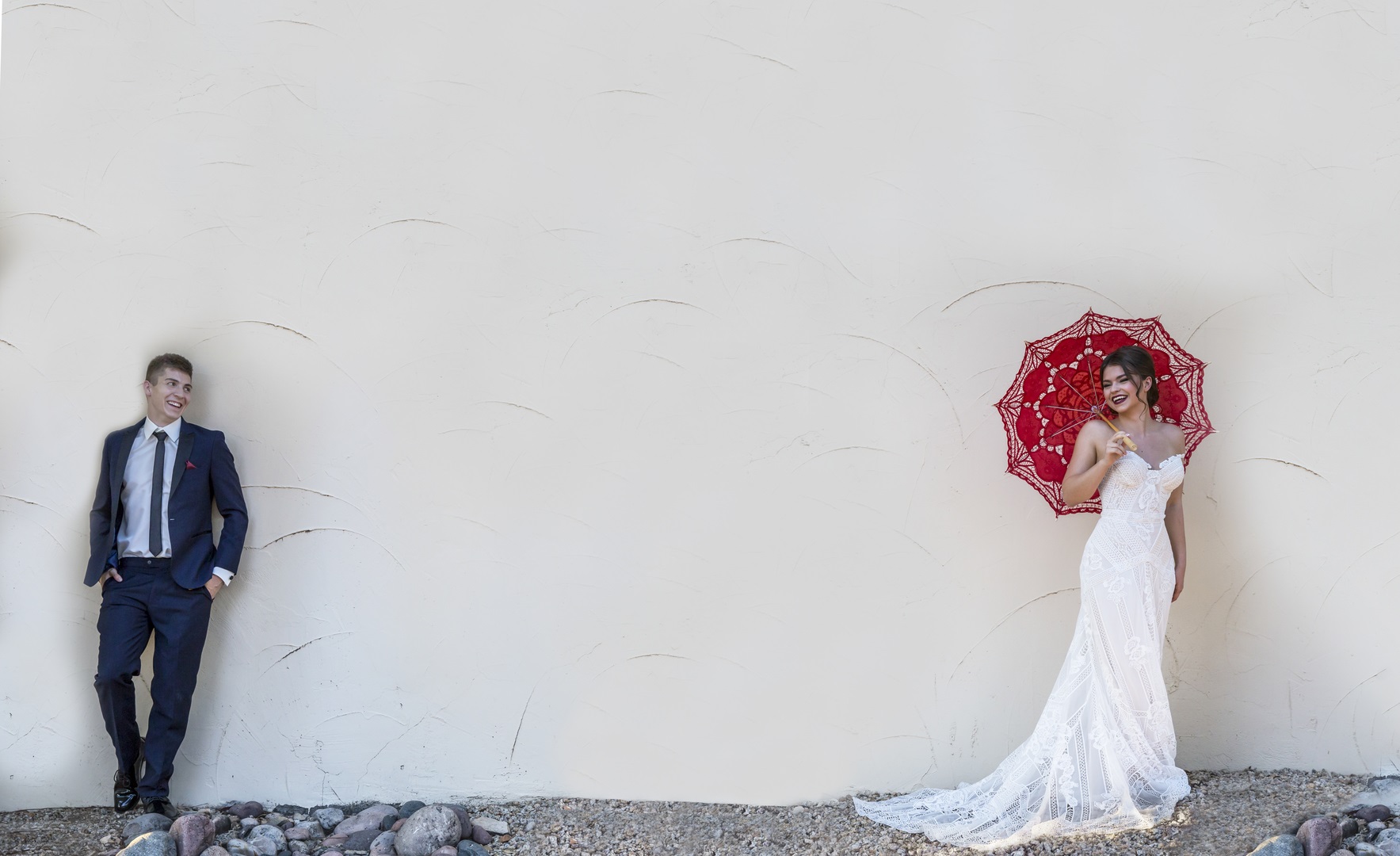southwest-shakespearean-inspired-bridal-shoot-candid