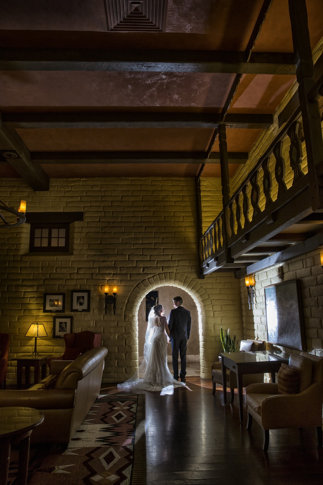 southwest-shakespearean-inspired-bridal-shoot-hotel
