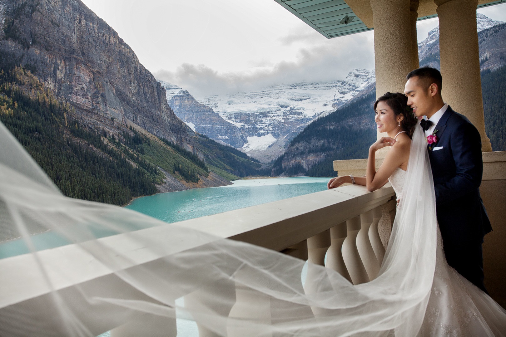 vintage-black-tie-wedding-in-lake-louise-couple