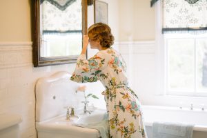 1940s Inspired Countryside Wedding bride finger curls