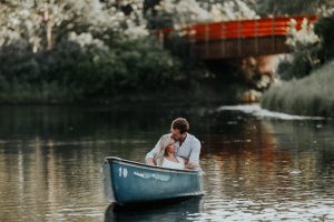 Vintage-Sunset-Canoe-Engagement-Shoot-hugging