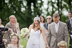 art-deco-wedding-in-the-south-of-france-confetti