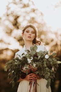 dreamy-southern-greenhouse-styled-shoot-bride-bouquet