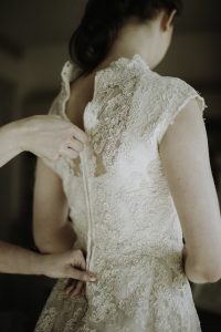 dreamy-southern-greenhouse-styled-shoot-dress-zip