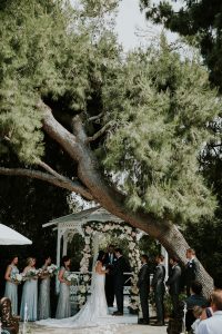 english-garden-fairytale-wedding-altar