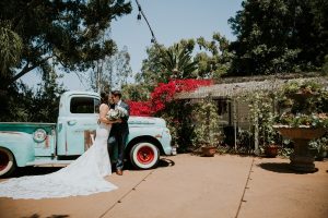 english-garden-fairytale-wedding-truck-vintage