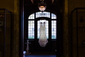 romantic-milwaukee-wedding-in-a-historical-mansion-dress