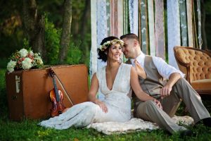 vintage-garden-bohemian-wedding-couple-smile