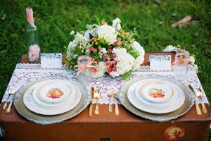 vintage-garden-bohemian-wedding-table-setting