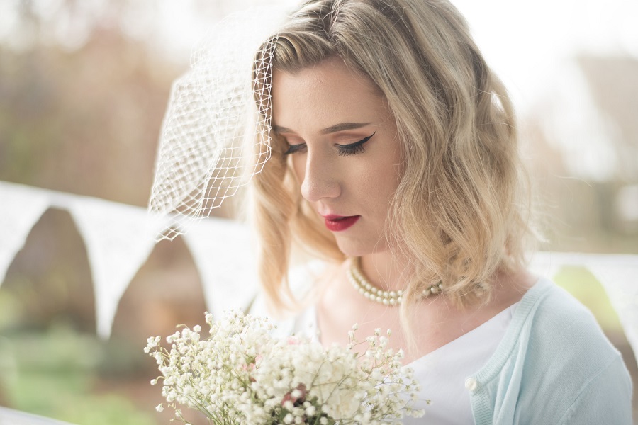 retro-1950s-elopement-styled-session-bride
